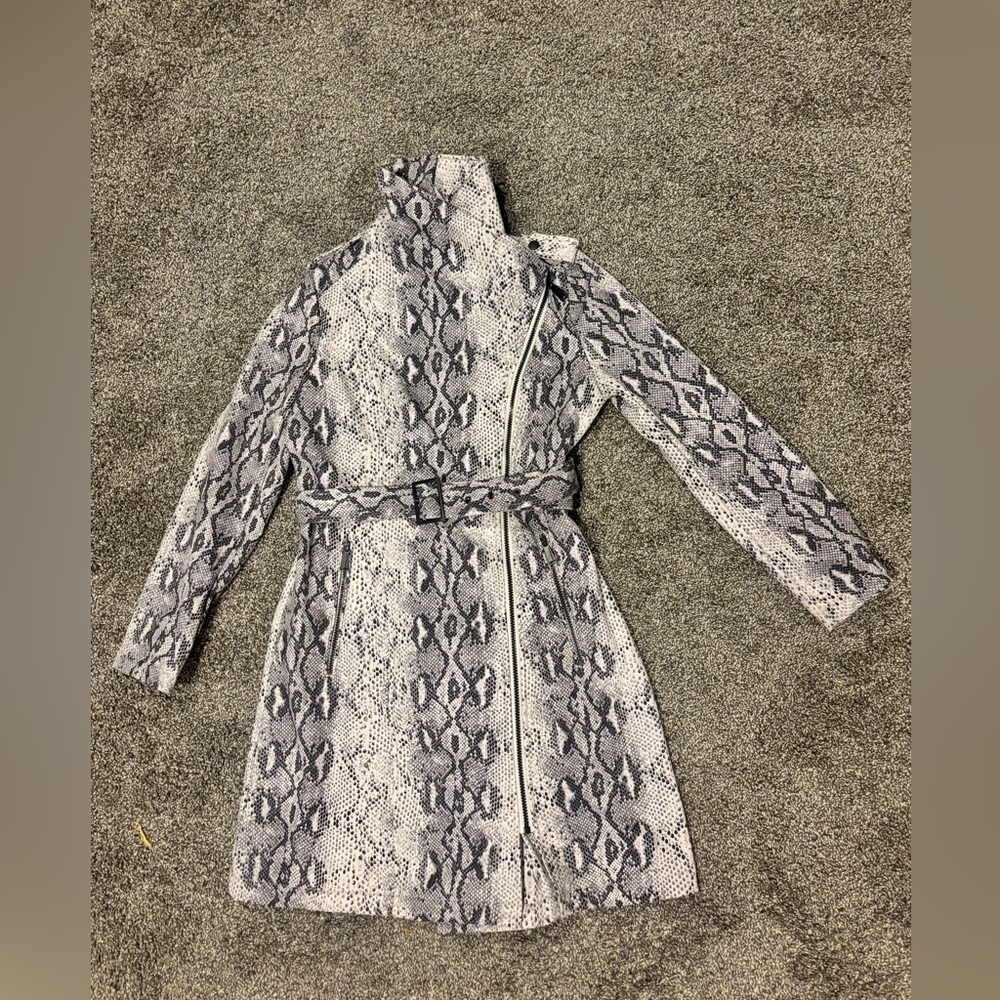 BCBGeneration lightweight Snake print trench coat… - image 2